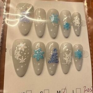 Winter Holiday Press On Nails Gray Almond‎ Snowflakes Christmas Trees